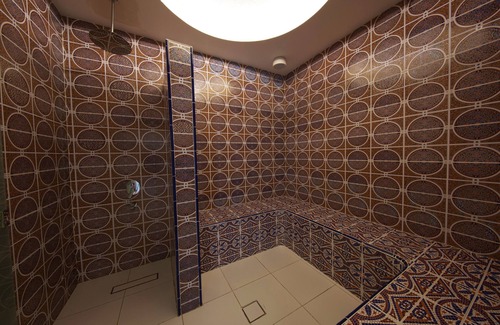 Qurish Street Hotel | Redwaves Hotel