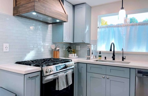 Felton House | Redwood Grove (Relaxing Hot Tub+PS5+Redwood Park)