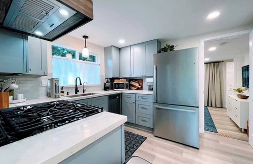 Felton House | Redwood Grove (Relaxing Hot Tub+PS5+Redwood Park)