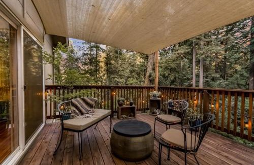 Ben Lomond House | Redwood Oasis - Eco-luxury cabin with hot tub in the Santa Cruz Mountains