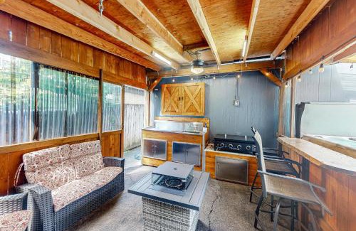 Winchester Bay House | Reedsport Coastal Retreat