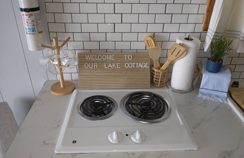 Guntersville Cabin | " Reel Cozy " Floating Cabin in Guntersville Alabama.