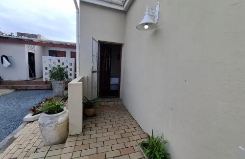 Quigney Beach House | Rees Nest