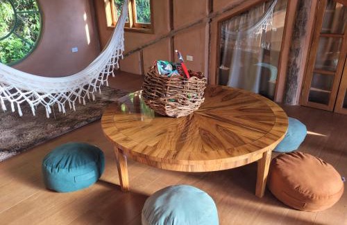 Mairipora House | Refúgio Terracota uma casa bioconstruída com arte