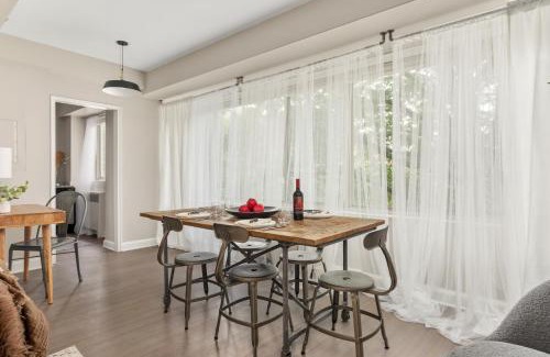 Radnor - Fort Myer Heights Apartment | Refined 2BR King Suite with Gym and Lounge - The MORGAN