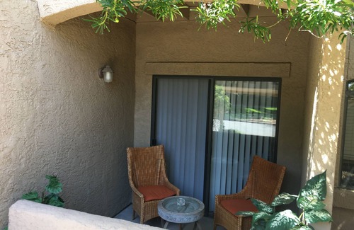 North Scottsdale Condo | Refined North Scottsdale Condo for All Seasons