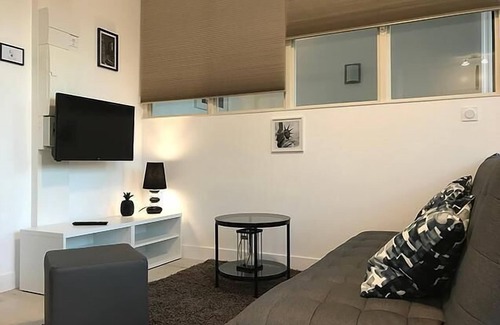 Falaise Apartment | Refined XL apartment, 1 bedroom balcony