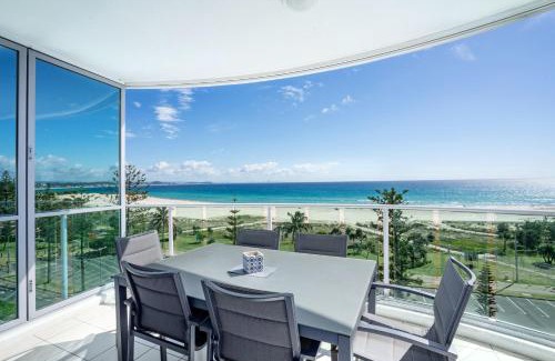 Coolangatta Resort | Reflection on the Sea
