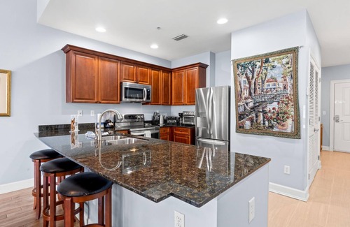 Upper Grand Lagoon Hotel | Reflections at Bay Point by Panhandle Getaways