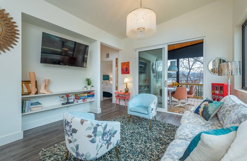 Old Fort House | Reflections on Mill Creek | Hot Tub & Walking Distance to Old Fort!