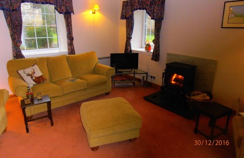 Aberfeldy Cottage | Refreshing Burn & Stunning Highland Views- Book Now to avoid disappointment