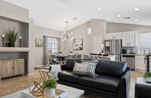 North Las Vegas House | ❤️Refreshing Pool House: 3BR in Vegas with BBQ