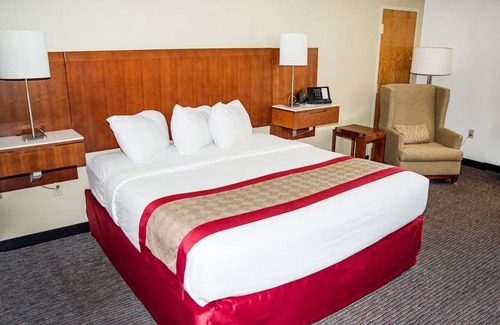 Cedar City Hotel | Refreshing Stay Near Zion National Park w/Poolside Access! Free Breakfast!