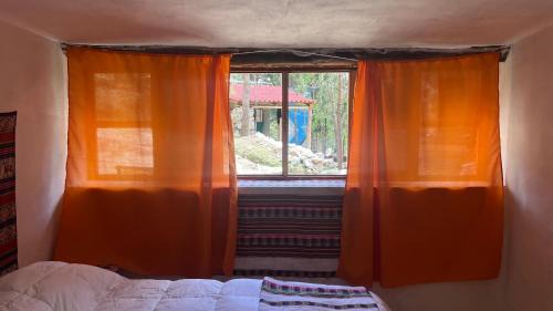 Independencia Cabin | Refugio Ecológico Hanan Pacha Granja, Montañas y Aventura