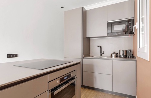 La Sagrada Familia Apartment | Refurbished Sagrada Familia 1BR w/Roof Access, by Blueground