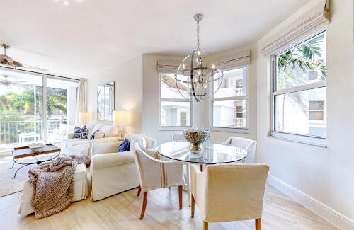 Vanderbilt Beach Apartment | REGATTA AT VANDERBILT BEACH III #204