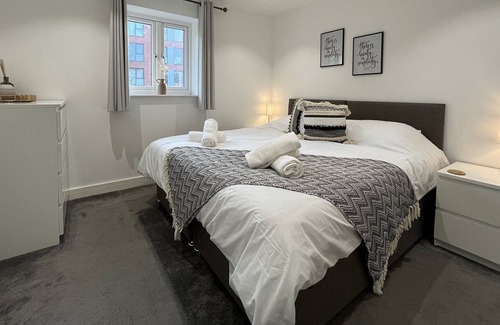 Hemel Hempstead Apartment | Regency Apartment with Free Parking
