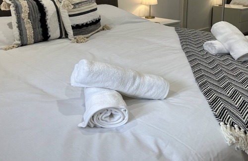 Hemel Hempstead Apartment | Regency Apartment with Free Parking