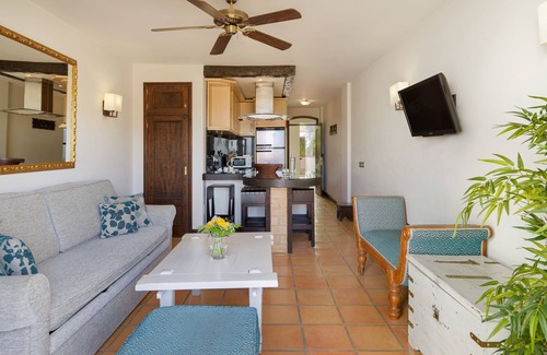 Chayofa Apartment | Regency Country Club, Apartments Suites