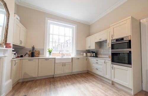 Cheltenham House | Regency Grandeur in Cheltenham sleeps 15