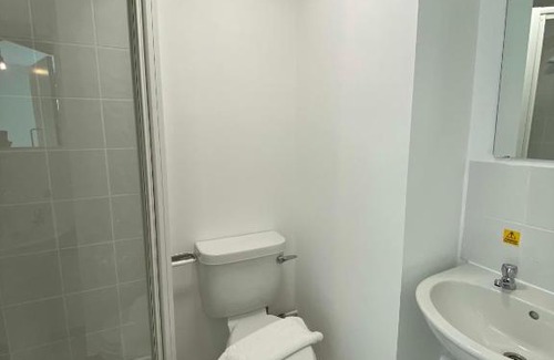 Cheltenham Hotel | Regency Hall Smart Cheltenham Ensuite Rooms d