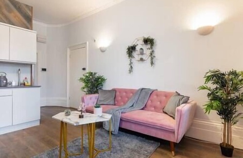 St. Pancras Apartment | Regent's Square Serenity - 5ppl