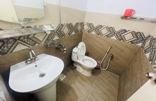 Karachi House | Rehaish inn model