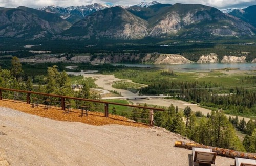 East Kootenay House | ReimagineRanch Mountain Acreage