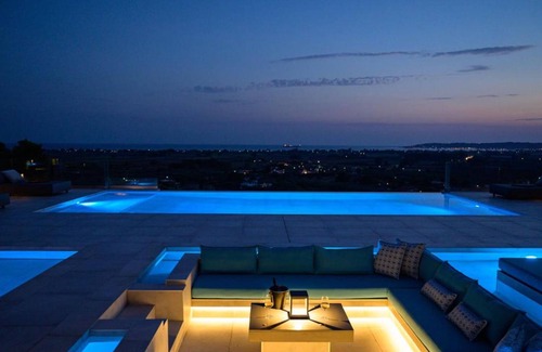 Pyrgos Villa | Reina Del Cielo Luxury Villa