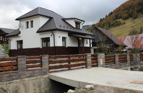 Liptovske Revuce House | Rekreačný dom za Potokom