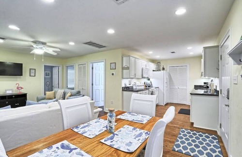 Old Town House | Relax and Enjoy! Steps to the beach and Old Town Bay St. Louis!
