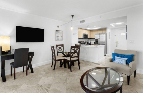 Coconut Grove Hotel | Relax and Recharge! Heated Pool, Kitchen, Close to Vizcaya Museum and Gardens