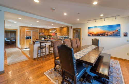 Crystal Bay House | Relax and Unwind at The Blue View