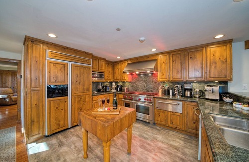 Crystal Bay House | Relax and Unwind at The Blue View