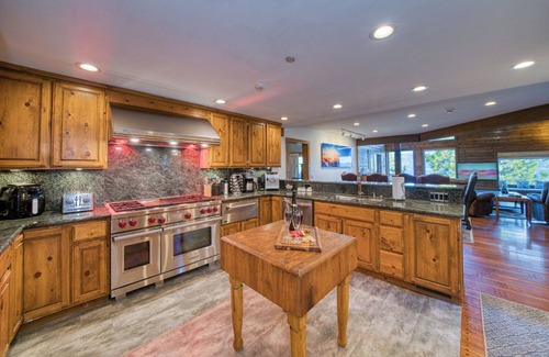 Crystal Bay House | Relax and Unwind at The Blue View