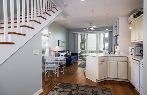 Saint Helena Island House | Relax and Unwind at 709 Ocean Cottage – Golf Cart and Resort Access Included!