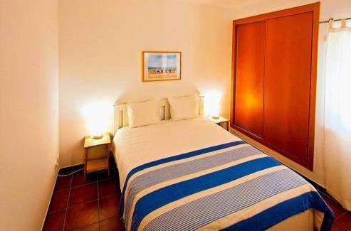 Telheiro Apartment | Relax and unwind : pool, garden, beach & city