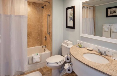 St. Pete Beach Hotel | Relax and Unwind! 2 Units w/Kitchenettes, Parking, Outdoor Swimming Pool!