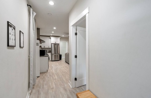 Prescott House | Relax at a Charming West Oakland Victorian