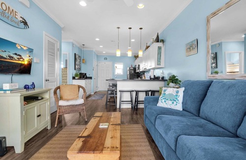 Pensacola Beach Condo | Relax at Baywatch H3 🌴 Across from Gulf | Pool + Private Dock