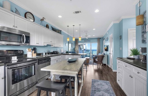 Pensacola Beach Condo | Relax at Baywatch H3 🌴 Across from Gulf | Pool + Private Dock