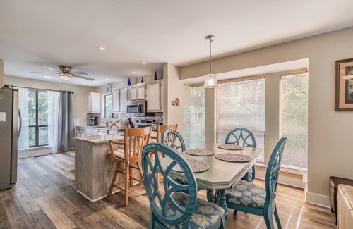 Saint Helena Island House | Relax at Sandpiper Cottage: Fripp Island Gem with Bikes, Smart TVs, Deck, and Pet-Friendly Comfort!