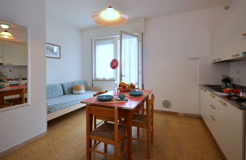 Lignano Sabbiadoro Apartment | Relax by the Coast – 100m to the Sea, Full of Natural Light