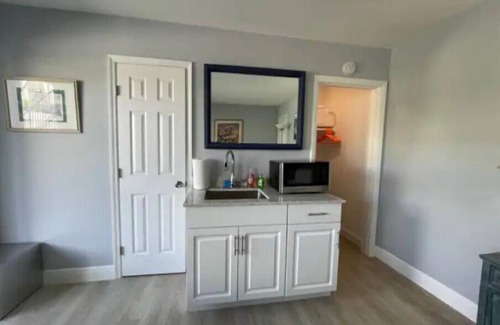 Palm Beach Shores Condo | Relax by the sea, just a quick ride to Port of Palm Beach