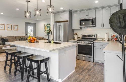 Prescott House | Relax Fireside Prescott Retreat with Hot Tub!