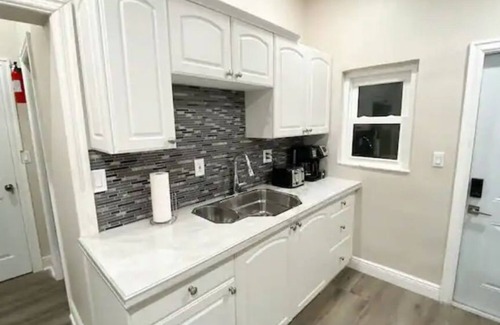 Sunset Apartment | RELAX & GET AWAY. CLOSE TO BEACHES AND AIRPORT