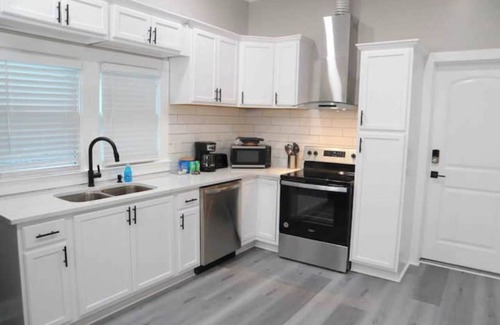 Grayson House | Relax I quiet bliss! Three bedrooms near Sugarloaf Mills/Stone Mountain park