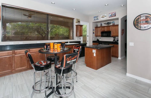 Thunder Mountain House | Relax in Harley Style! Sleeps 12! Heated community pool close! Beautiful area!