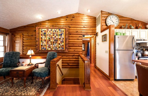 Lovingston Cabin | Relax in Natures Beauty: Private Log Cabin with Spacious Open Living Area