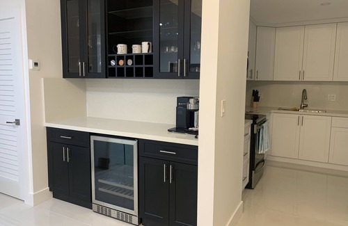 Rock Harbor House | Relax in the Keys